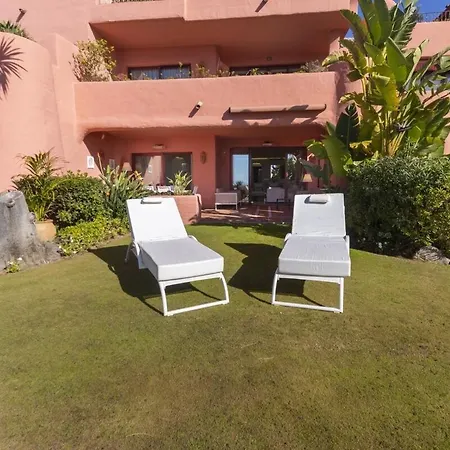 Frontline Luxury Ground Floor Apartment *